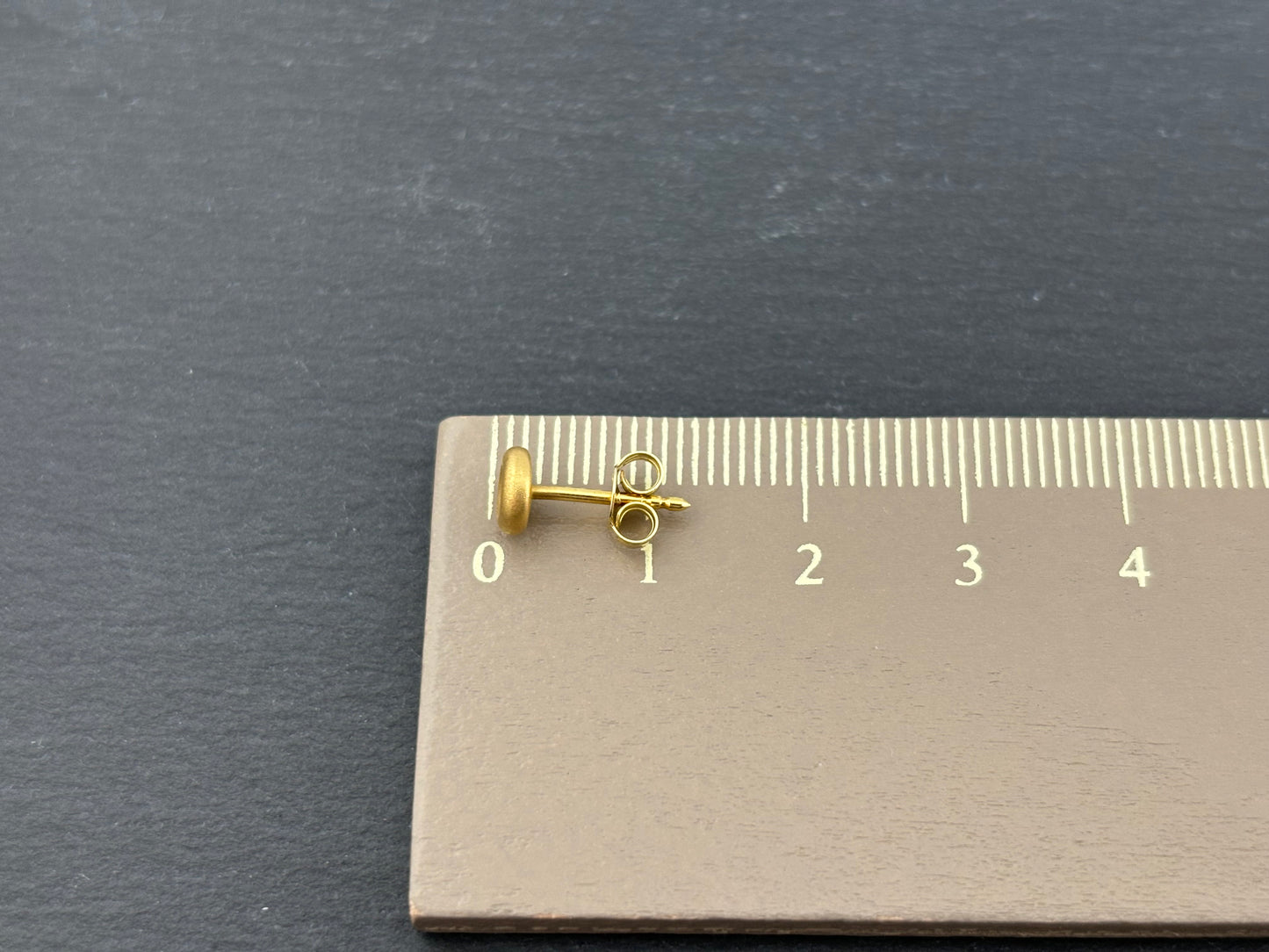 Verkauft ! Goldene Ohrringe Stecker 14K/585 GG mit Diamanten 0,1ct matt rund No.U18