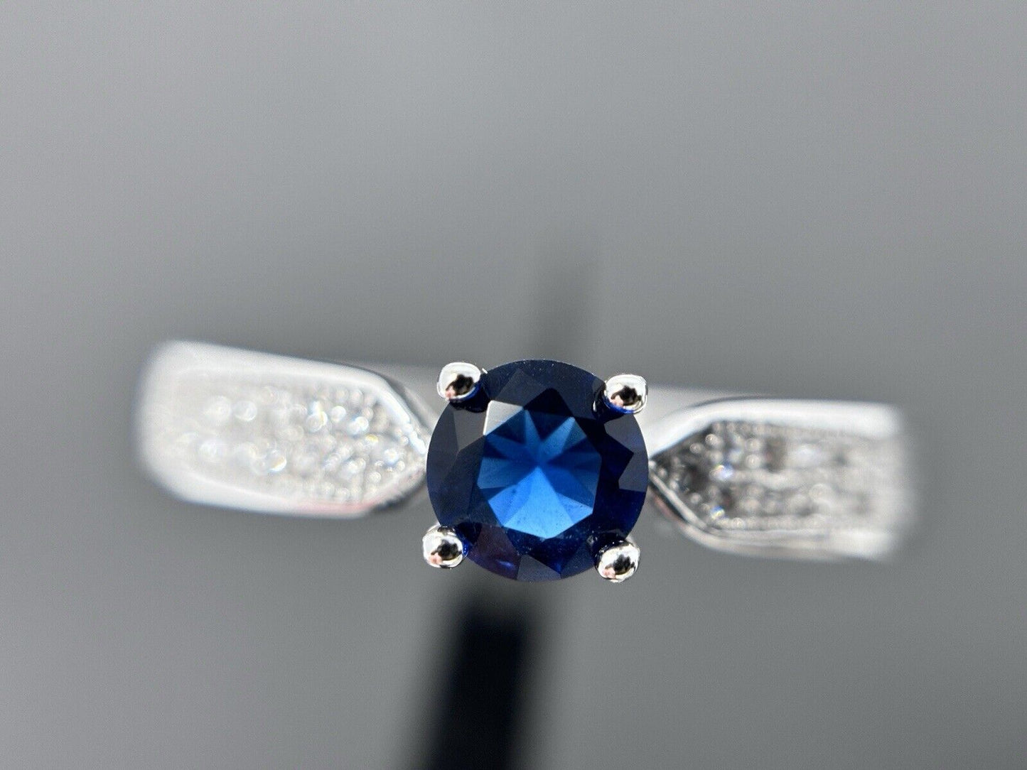 Ring Farbe wie Saphir Silber 925er Brillantschliff Solitärring