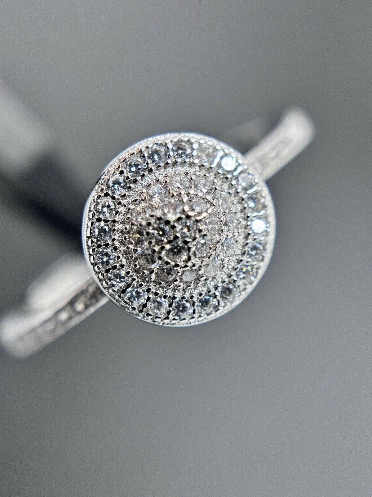 Ring Weiß Brillantschliff Silber 925er Steine auf der Schiene Vintage Look