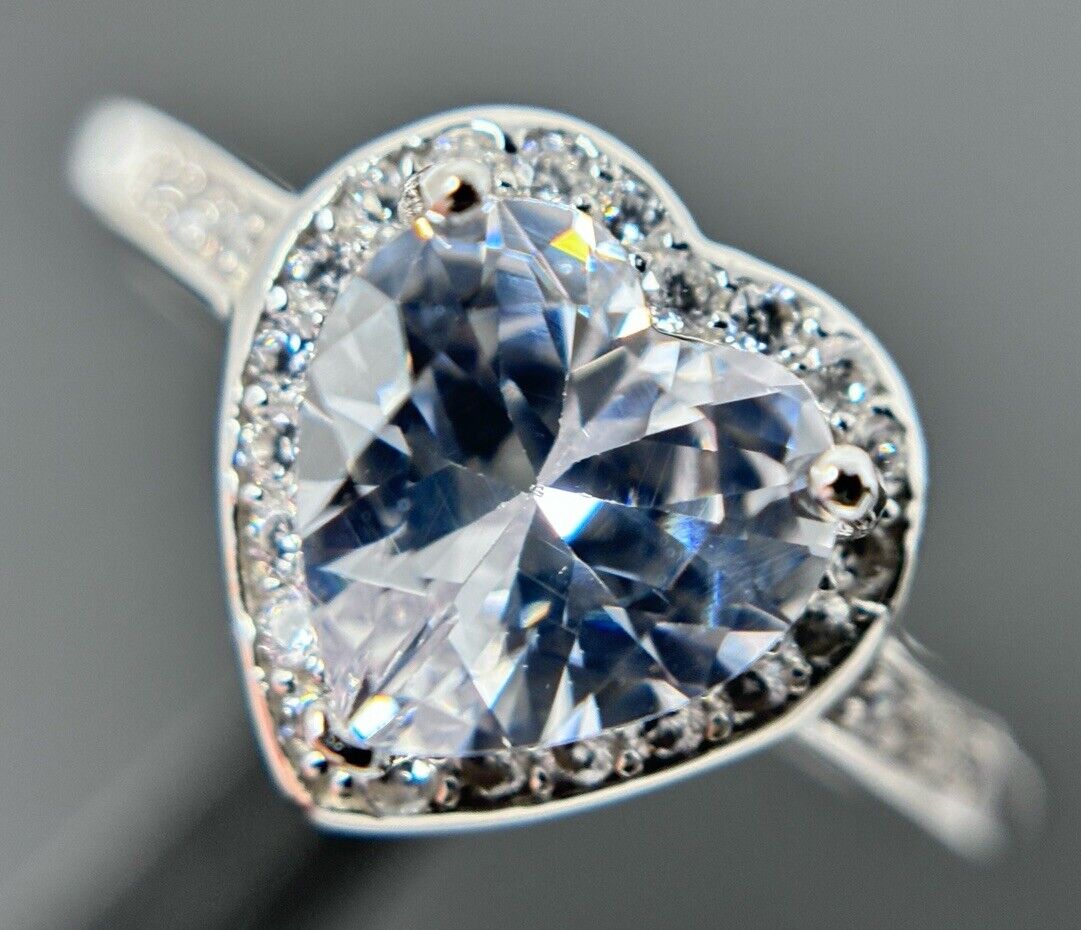 Entourage Ring Herzschliff Silber 925er Steine in der Schiene Halo Kanal