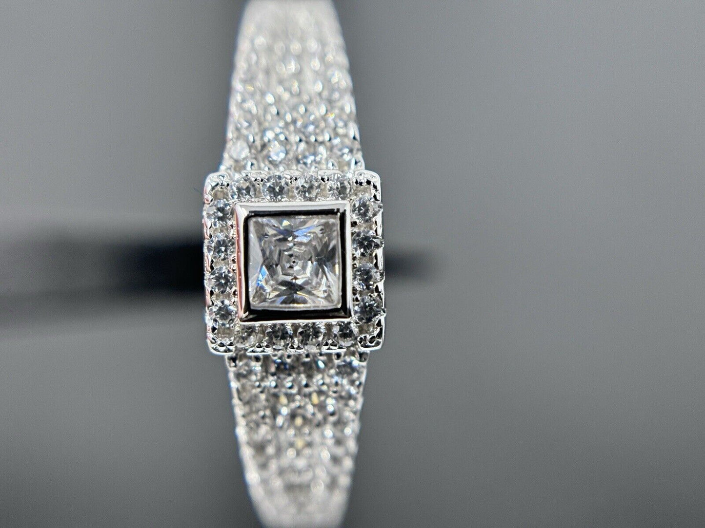 Entourage Ring Princesscut Silber 925er Steine in der Schiene