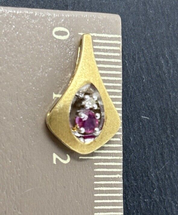 Gold Anhänger matt Diamant und Rubin 14K/585 No.U42