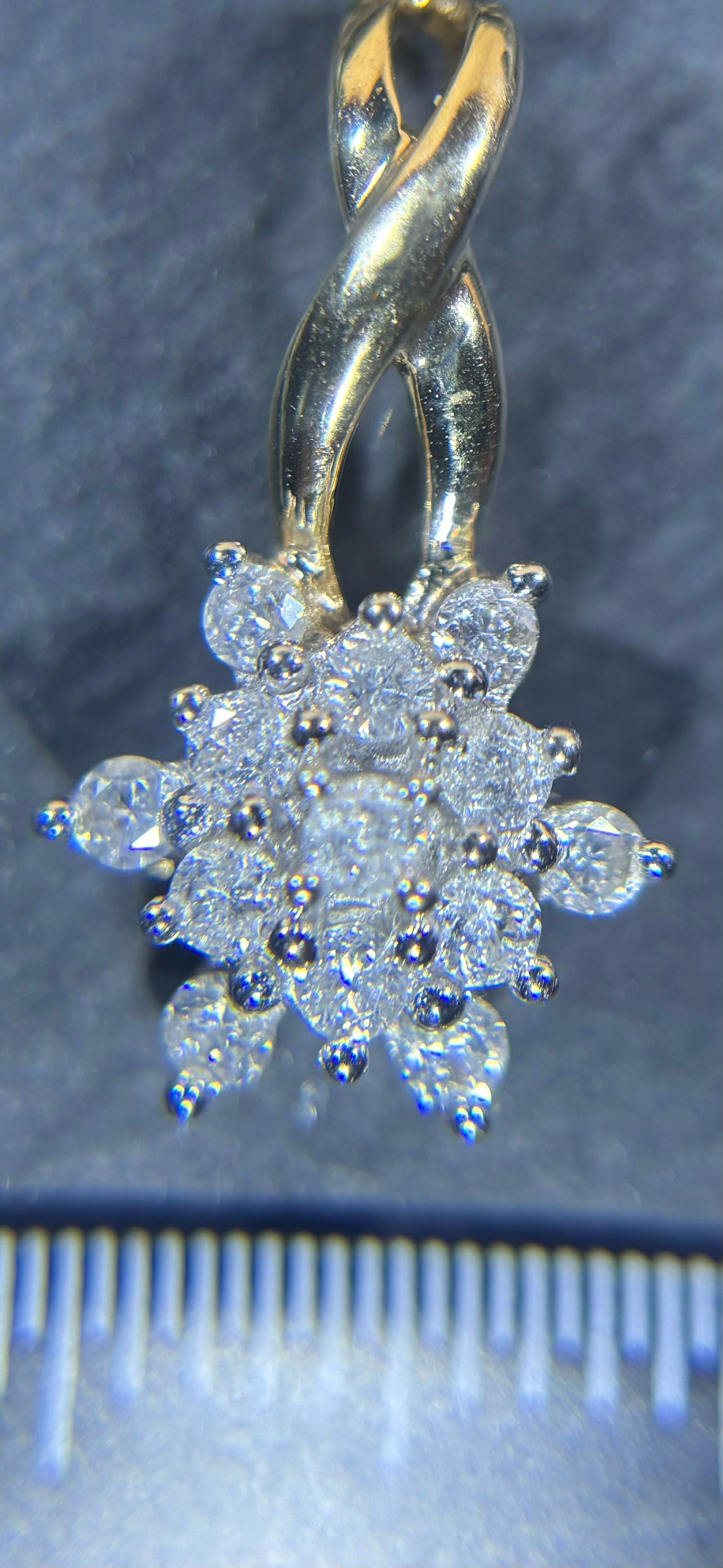 Verkauft! Gold Anhänger 14K/585 Stern mit Diamanten fein edel Gelbgold ca. 0,15ct No.82