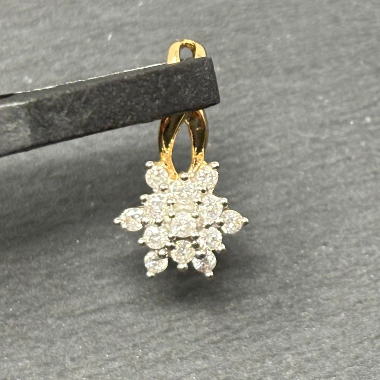 Verkauft! Gold Anhänger 14K/585 Stern mit Diamanten fein edel Gelbgold ca. 0,15ct No.82