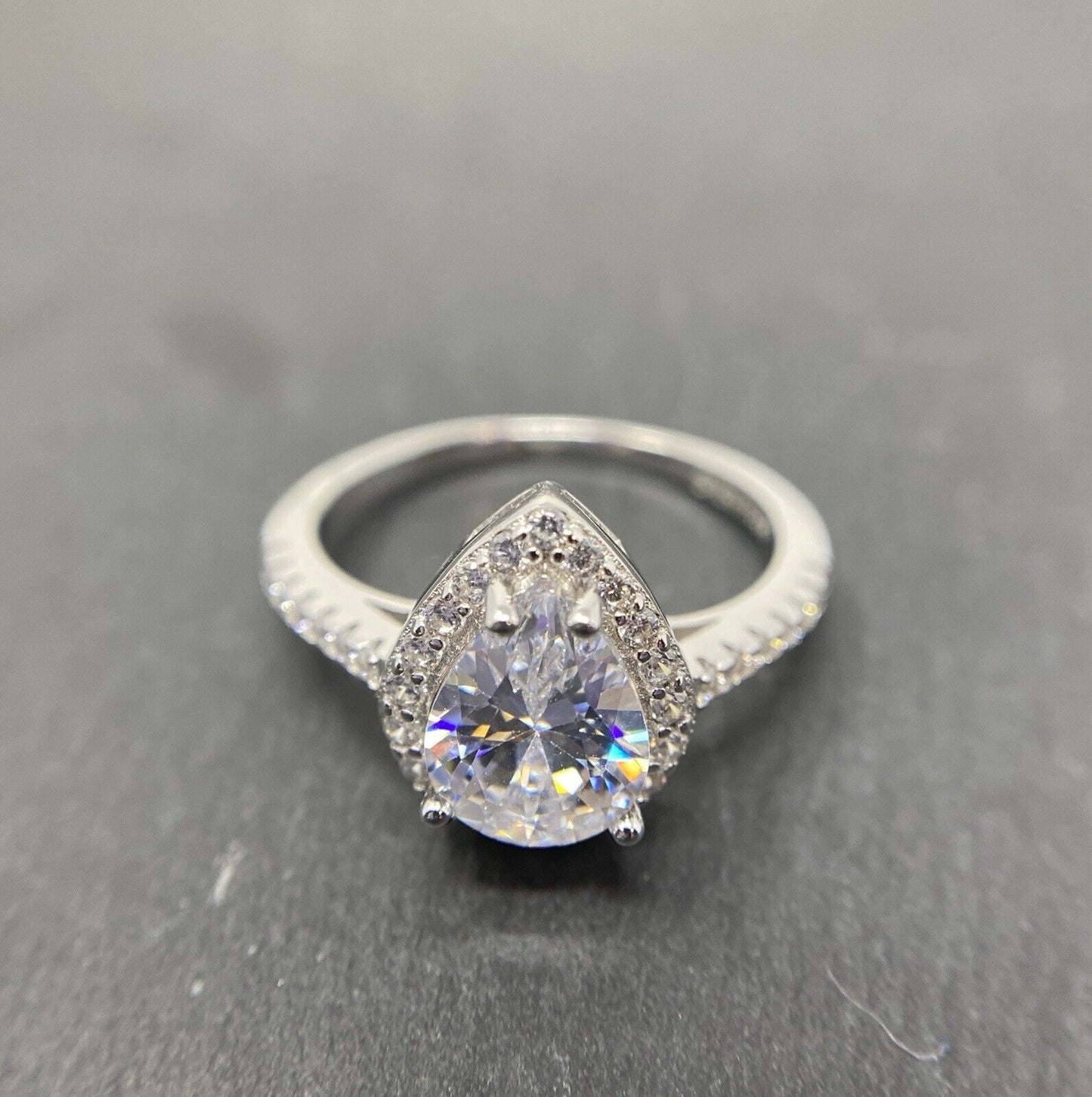 Silberring 925er Solitärring Halo Tropfenschliff Handgefasst