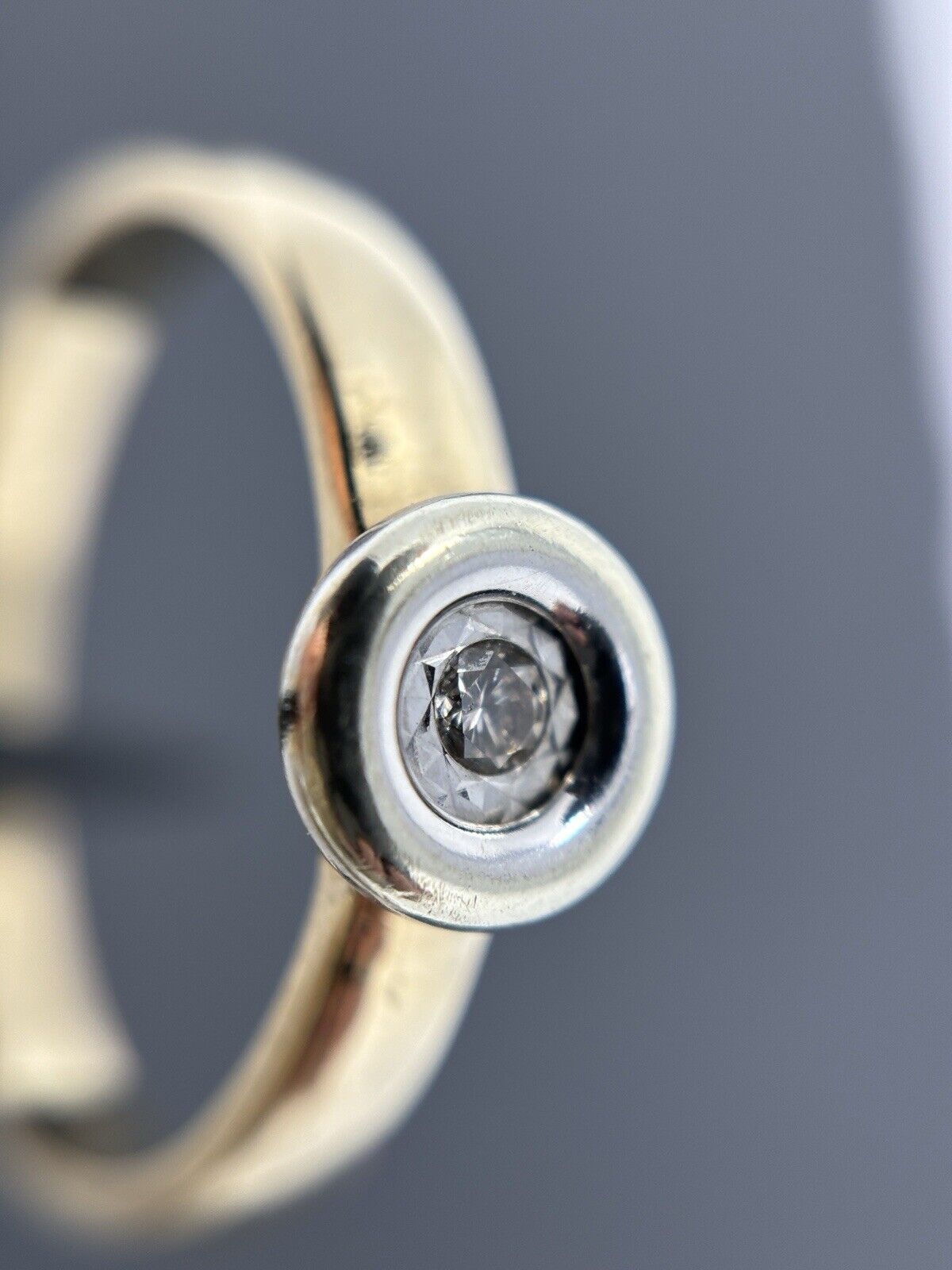 Gelbgold Solitärring Brillant glänzend 9K/375 Gr.56 No.109