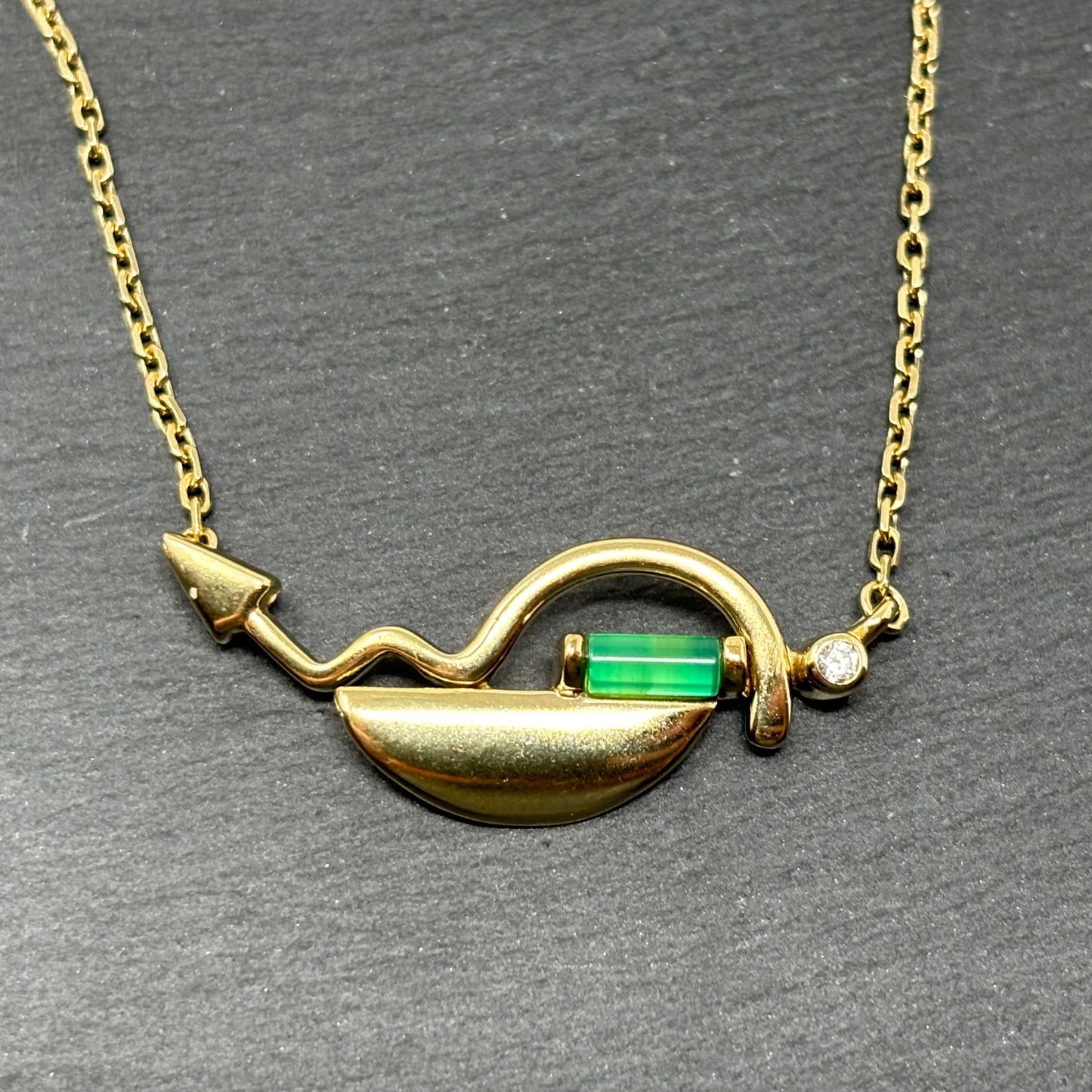 Verkauft! Designer Schmuckset 4 Teilig Grüne Steine/Zirkonia, Collier, Ohrringe und Ring