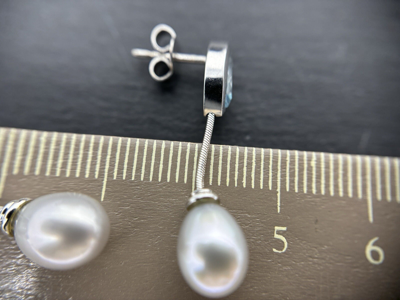 Ohrringe 14Karat Weißgold mit Blautopasen und Perlen 