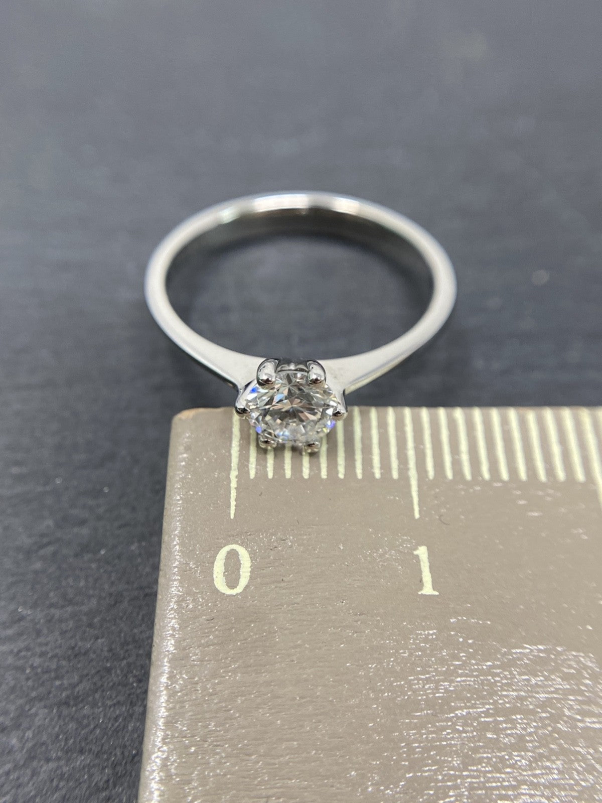 Diamantring aus 600 Platin mit funkelndem 0,5 ct Brillant | Gr. 53