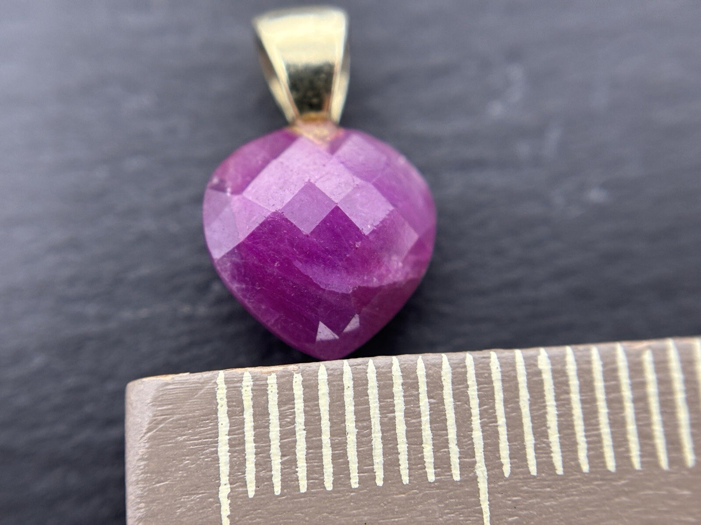 Gold Anhänger 14K/585 Rubin Herzschliff Synthetisch 10mm 