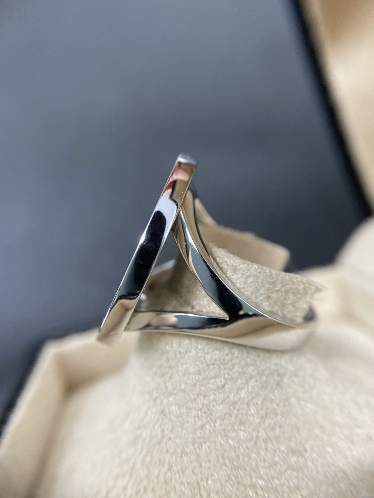 Bvlgari Ring Onyx 750 Weißgold | 18K / 750 Gr. 60