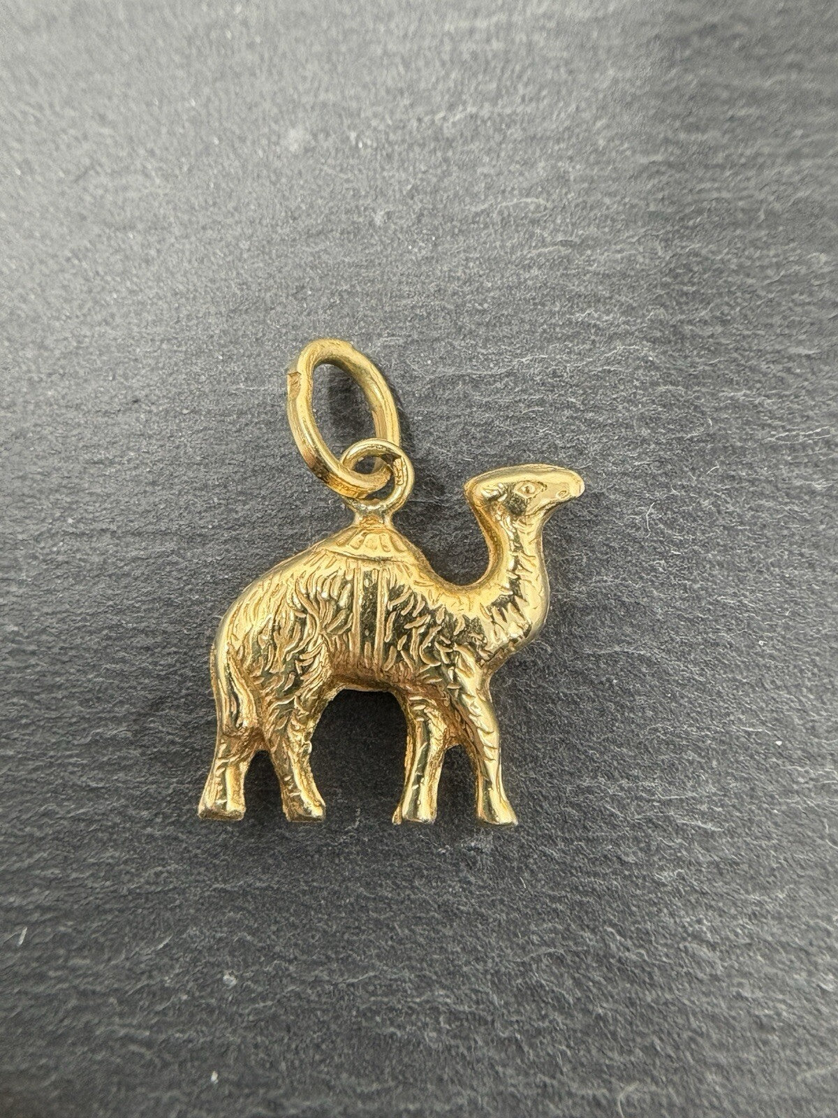Goldanhänger 18K/750 Gelbgold Kamel 
