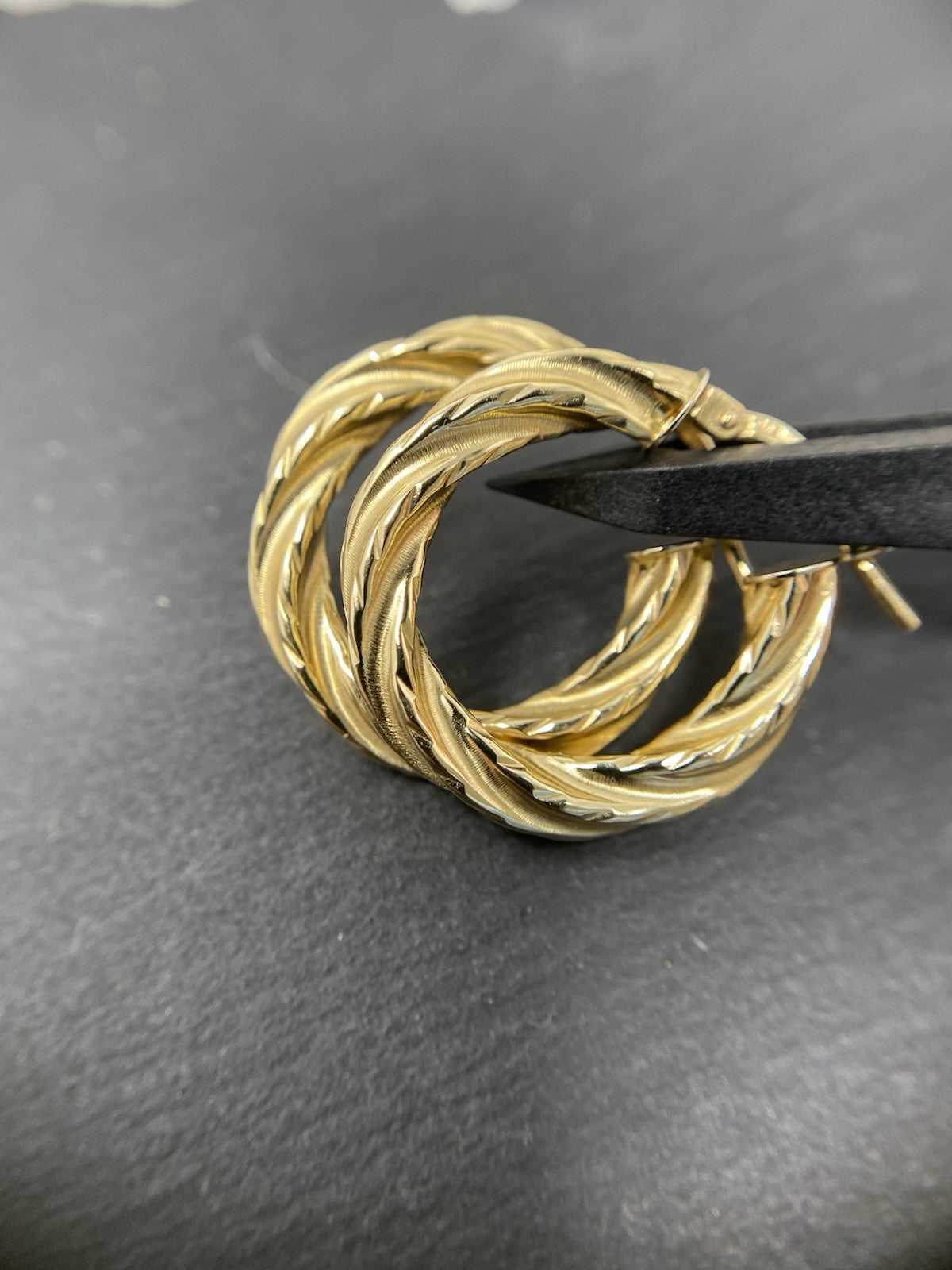 14 Karat Gelbgold Creolen mit gedrehtem Muster | 14K/585