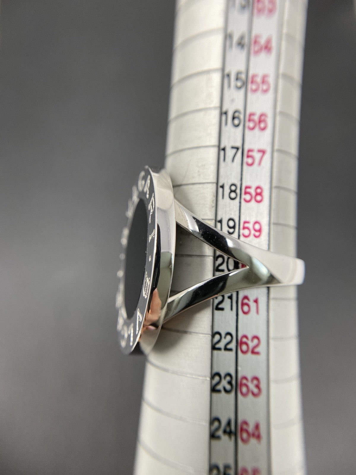 Bvlgari Ring Onyx 750 Weißgold | 18K / 750 Gr. 60