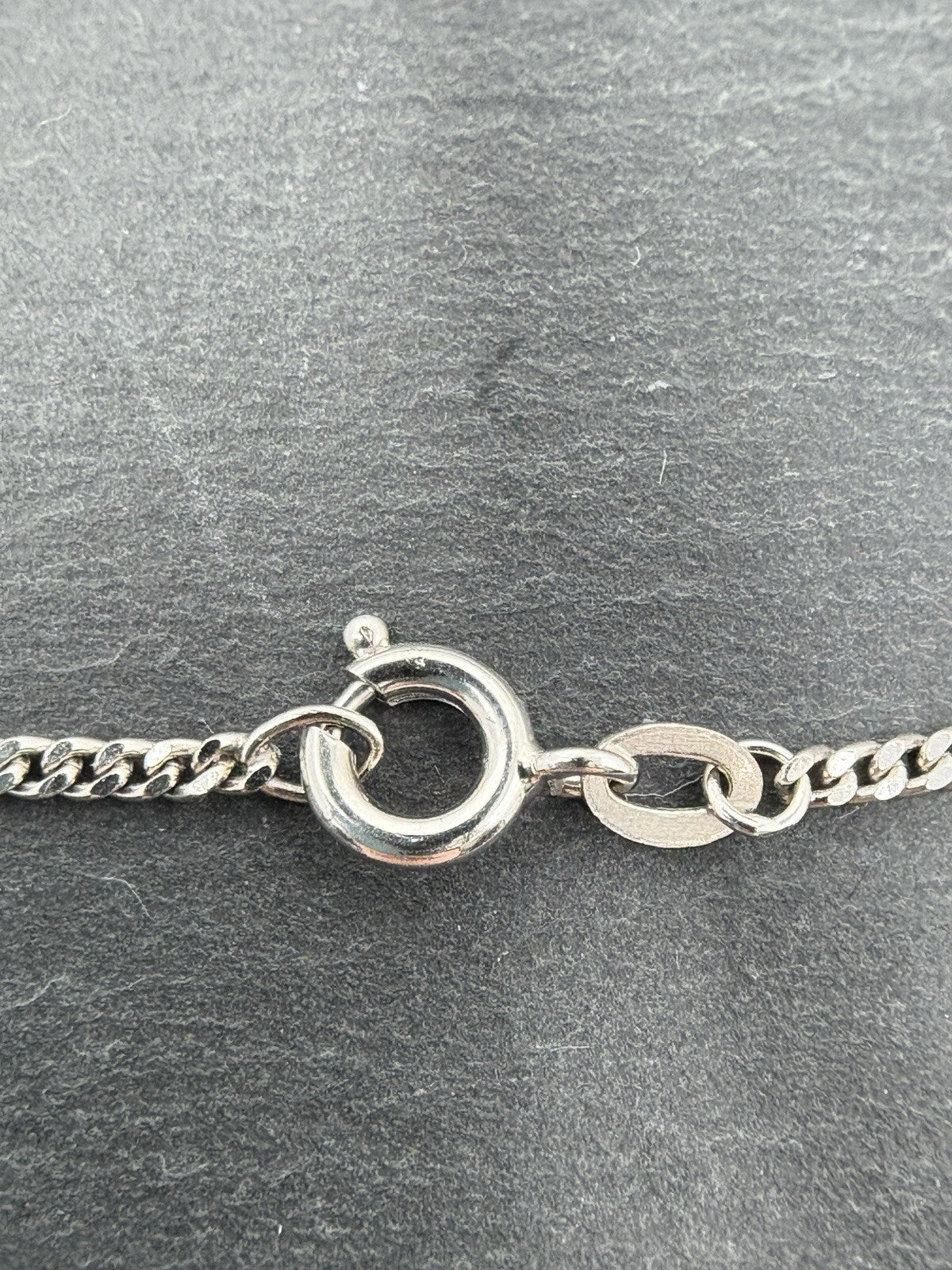 Weißgold Anhänger mit Kette | Brillanten Smaragd 14K/585 Weißgold Entourage