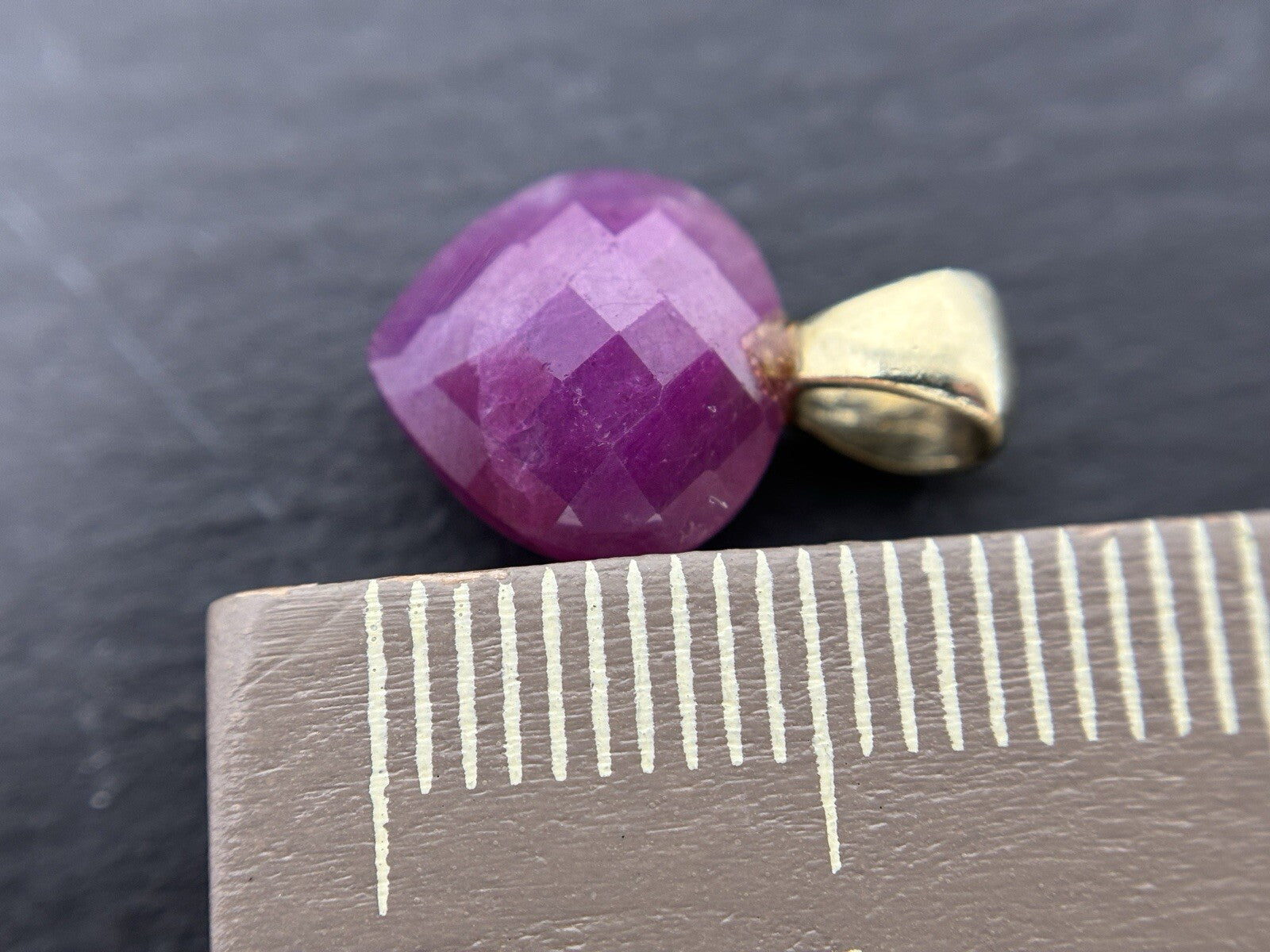 Gold Anhänger 14K/585 Rubin Herzschliff Synthetisch 10mm 