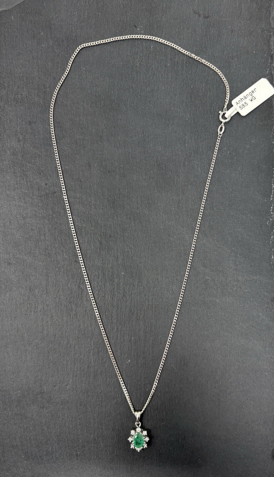 Weißgold Anhänger mit Kette | Brillanten Smaragd 14K/585 Weißgold Entourage