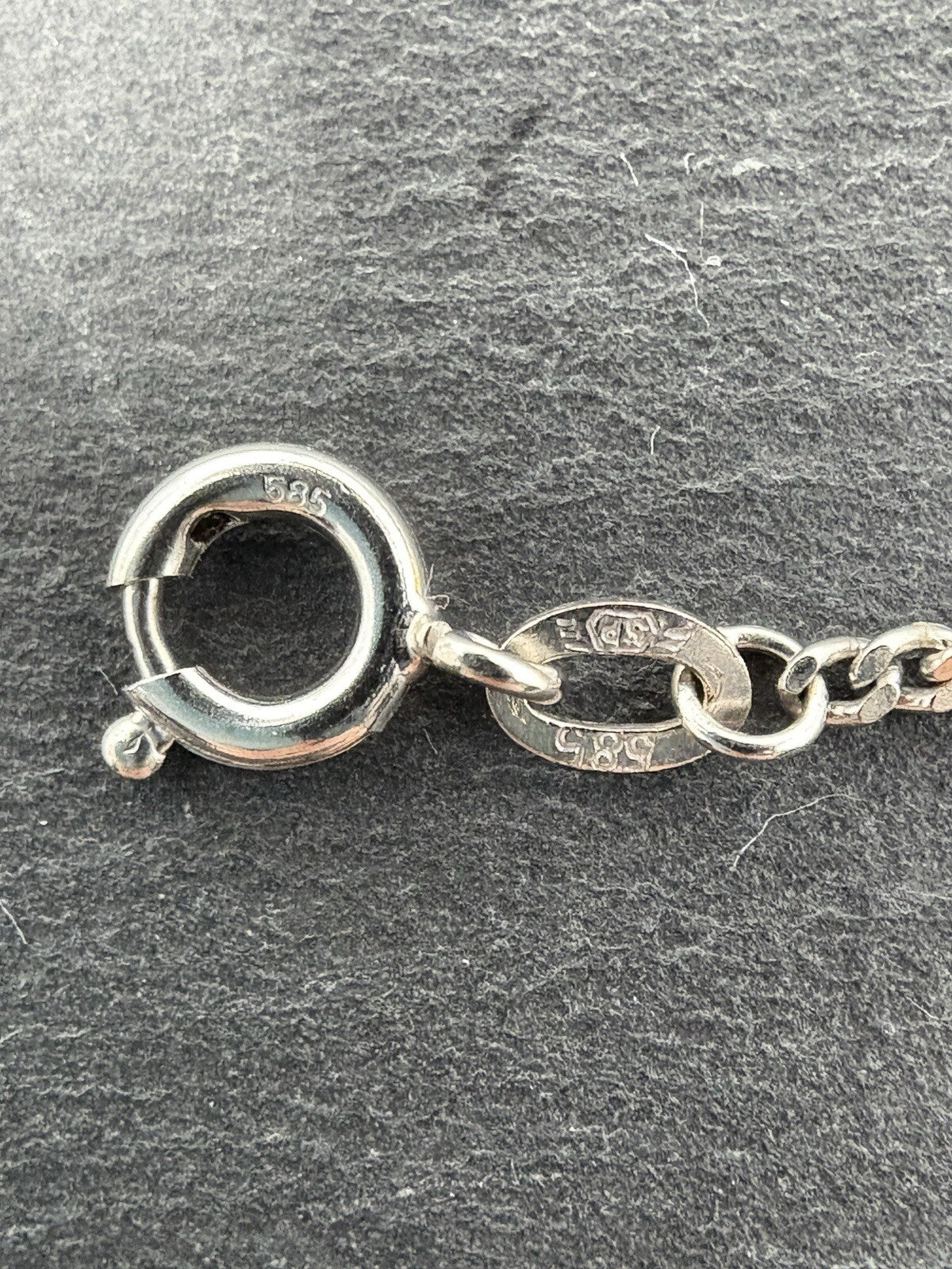 Weißgold Anhänger mit Kette | Brillanten Smaragd 14K/585 Weißgold Entourage