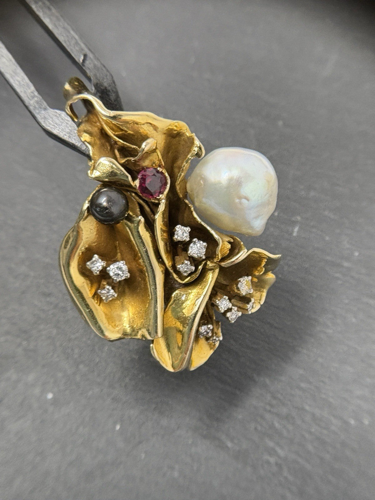 Goldanhänger Handarbeit Designerschmuck 14K/585 ca. 4x3cm Diamanten Rubin Tuch