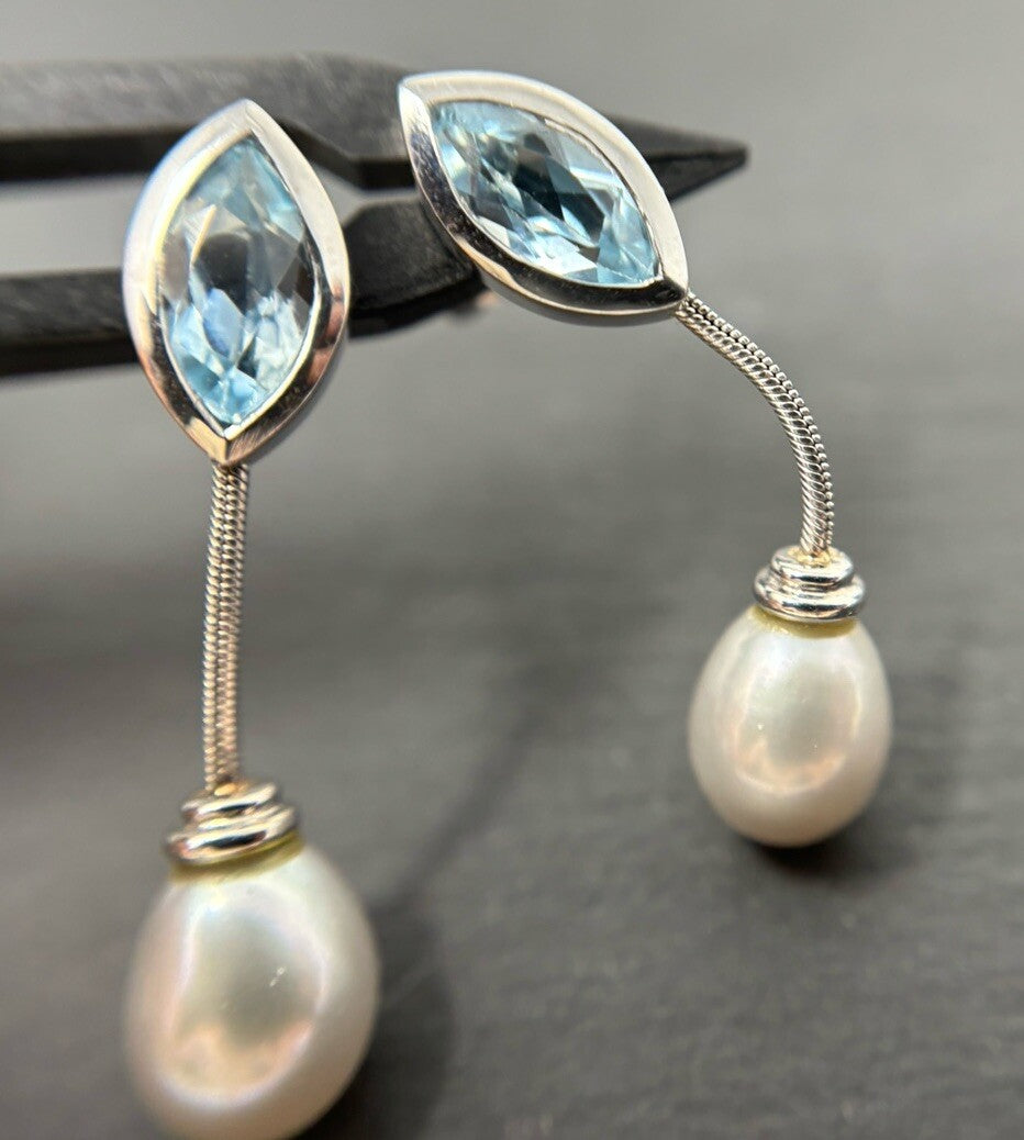 Ohrringe 14Karat Weißgold mit Blautopasen und Perlen 