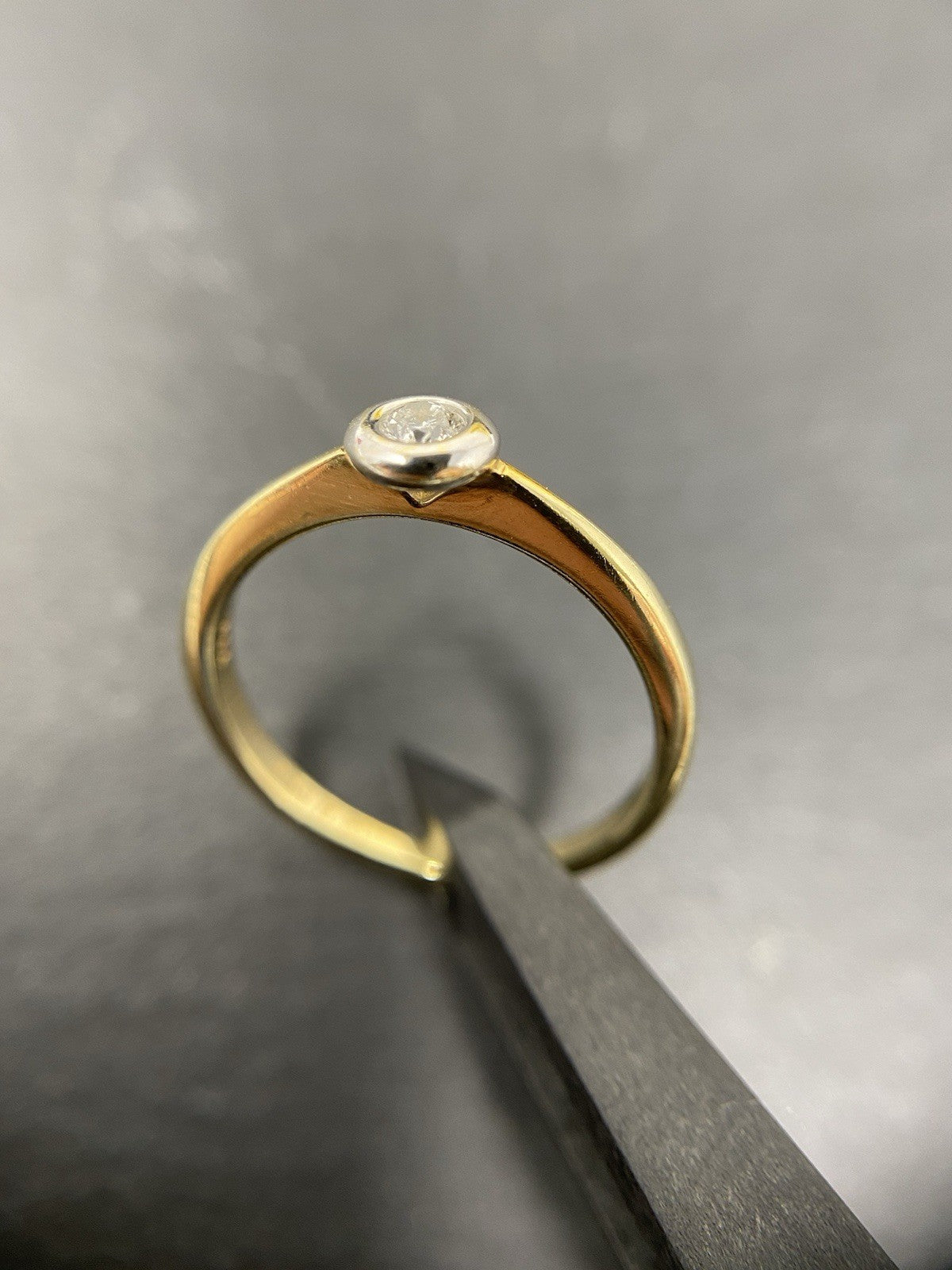 Gelbgold Solitärring 8K/333 Brillant Gr.53