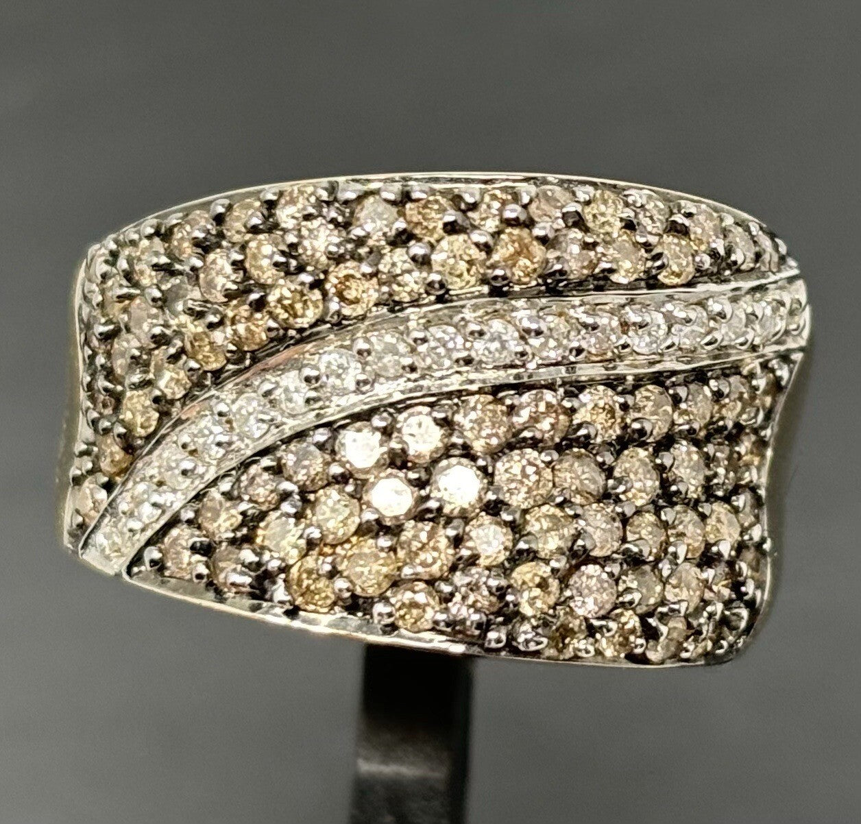 Brillantenbesetzer Ring mit Rauchdiamanten ca. 1 ct 14 K / 585 IV