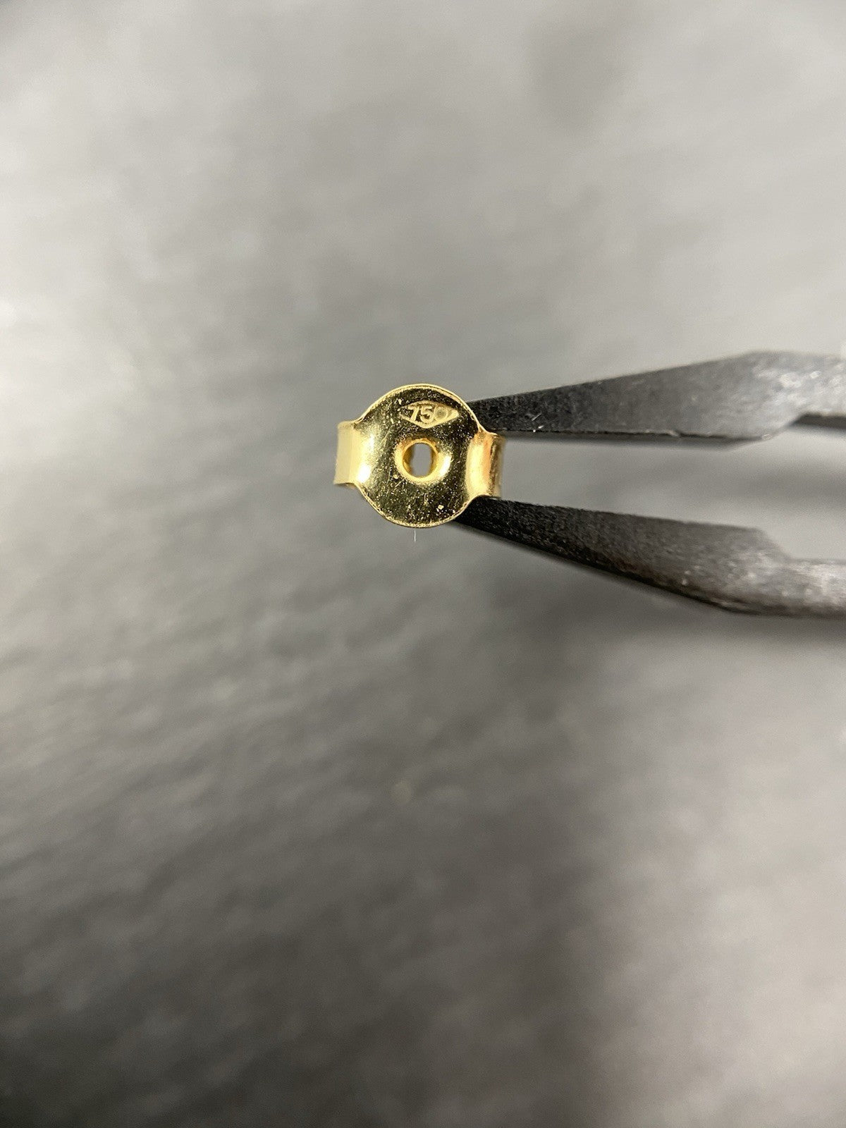 Gelbgold Ohrstecker 0,035ct Brillant | 18K/750