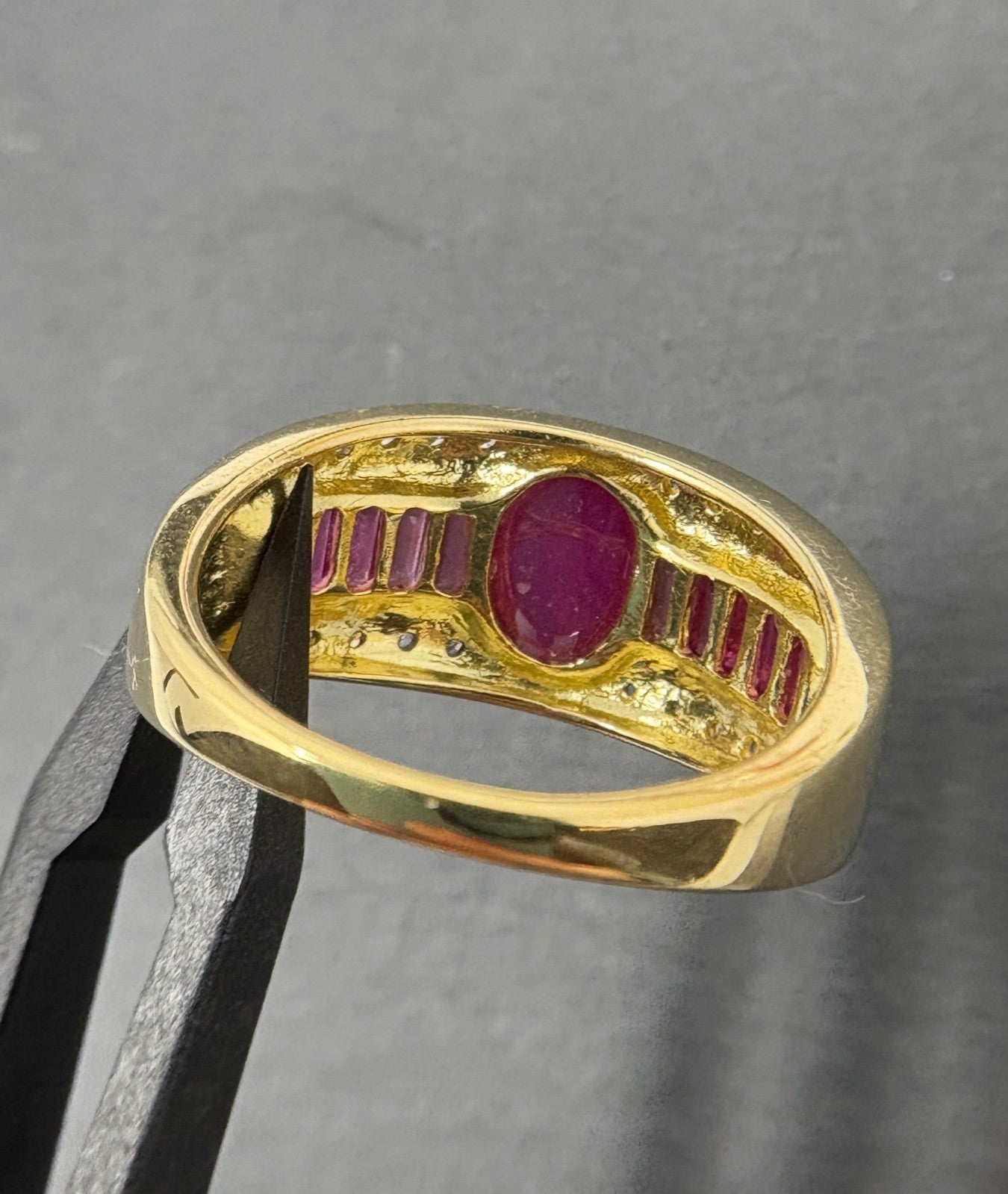 Cabochon Rubin 18K/750 Diamanten Gelbgold