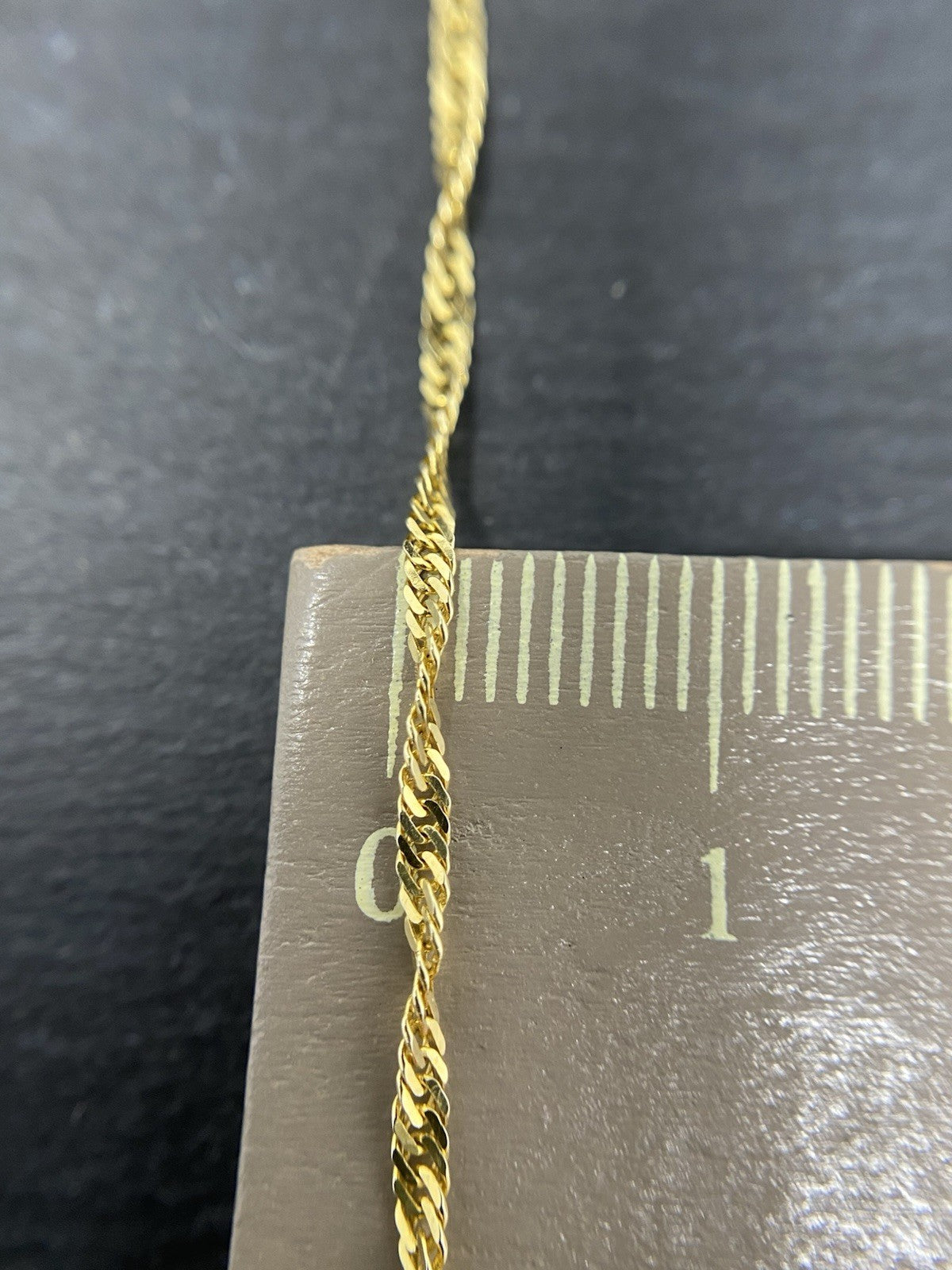 Feingliedrige, gedrehte Goldkette in Zopfmuster Panzerkette 42cm | 14K / 585