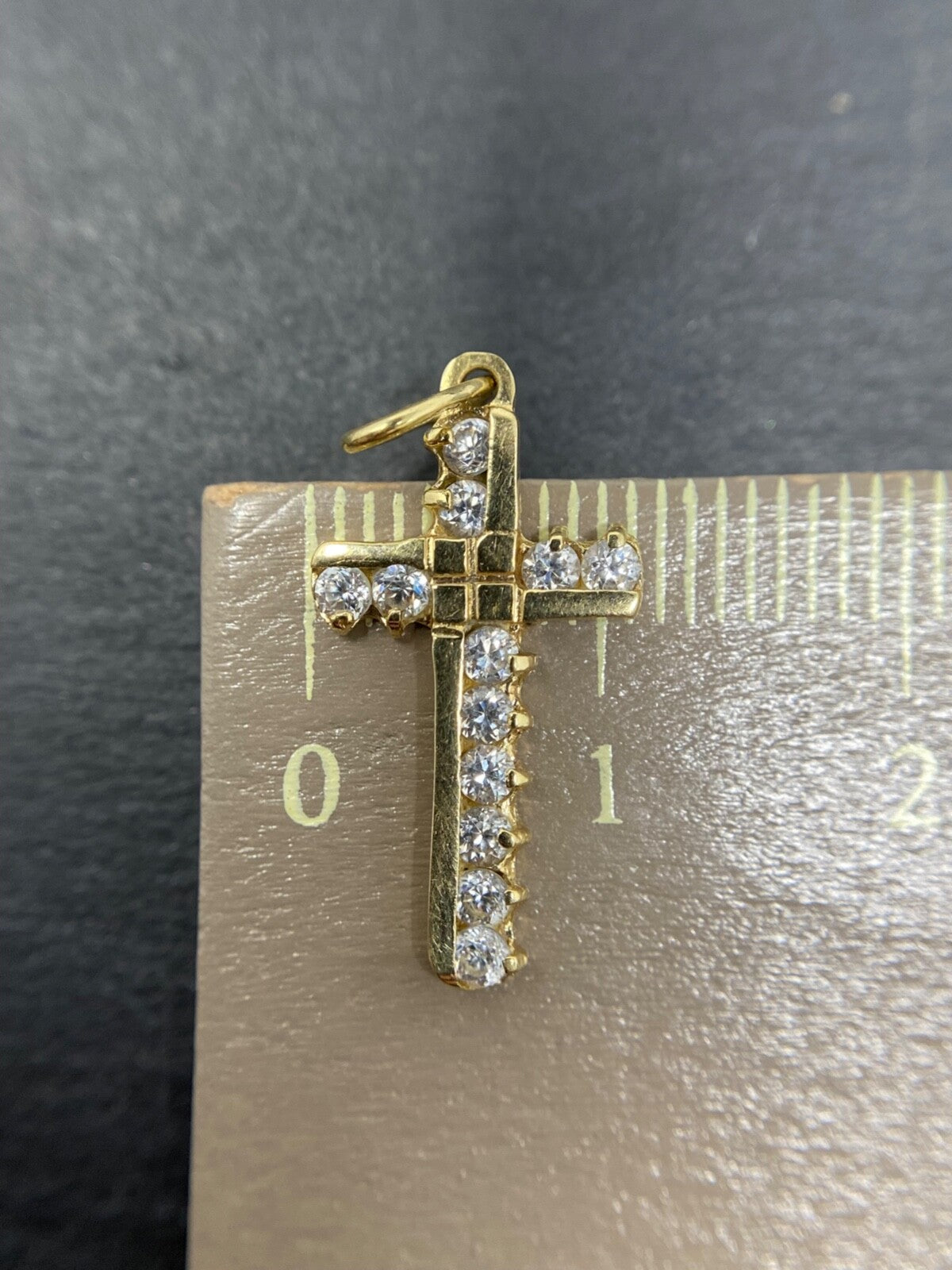 Gold Anhänger Kreuz | 14K/585 Gelbgold mit Zirkoniasteine im Brillantenschliff
