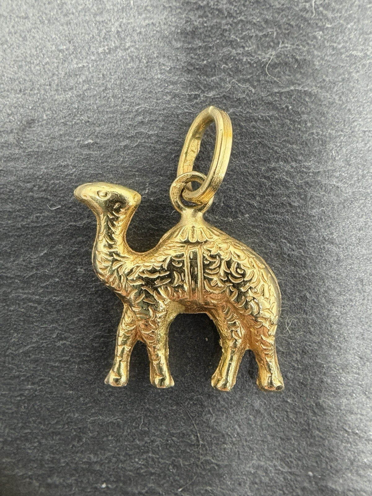 Goldanhänger 18K/750 Gelbgold Kamel 