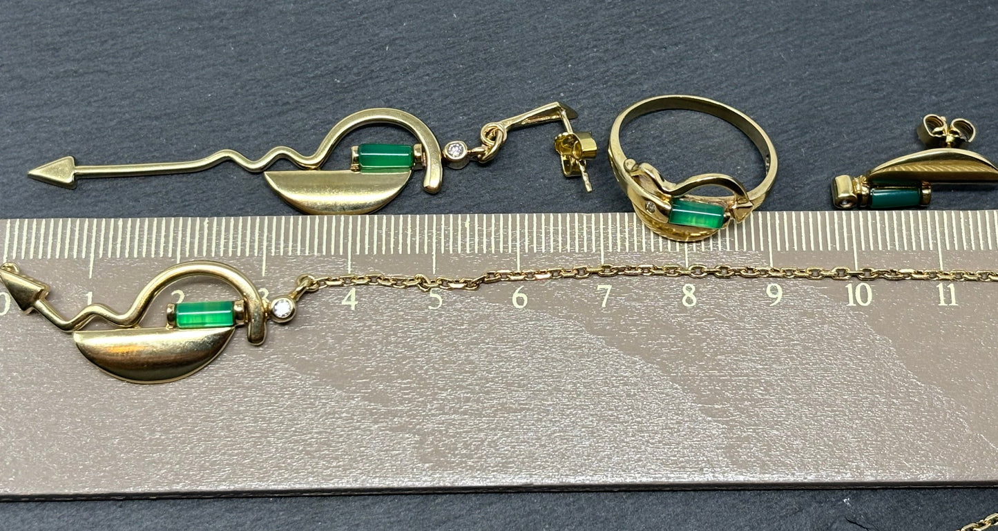 Verkauft! Designer Schmuckset 4 Teilig Grüne Steine/Zirkonia, Collier, Ohrringe und Ring