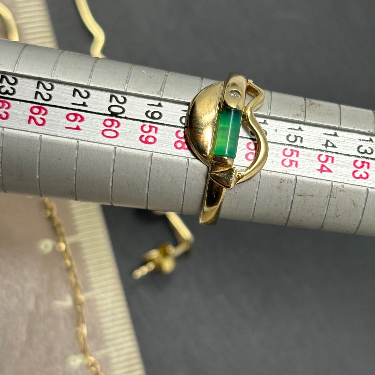 Verkauft! Designer Schmuckset 4 Teilig Grüne Steine/Zirkonia, Collier, Ohrringe und Ring