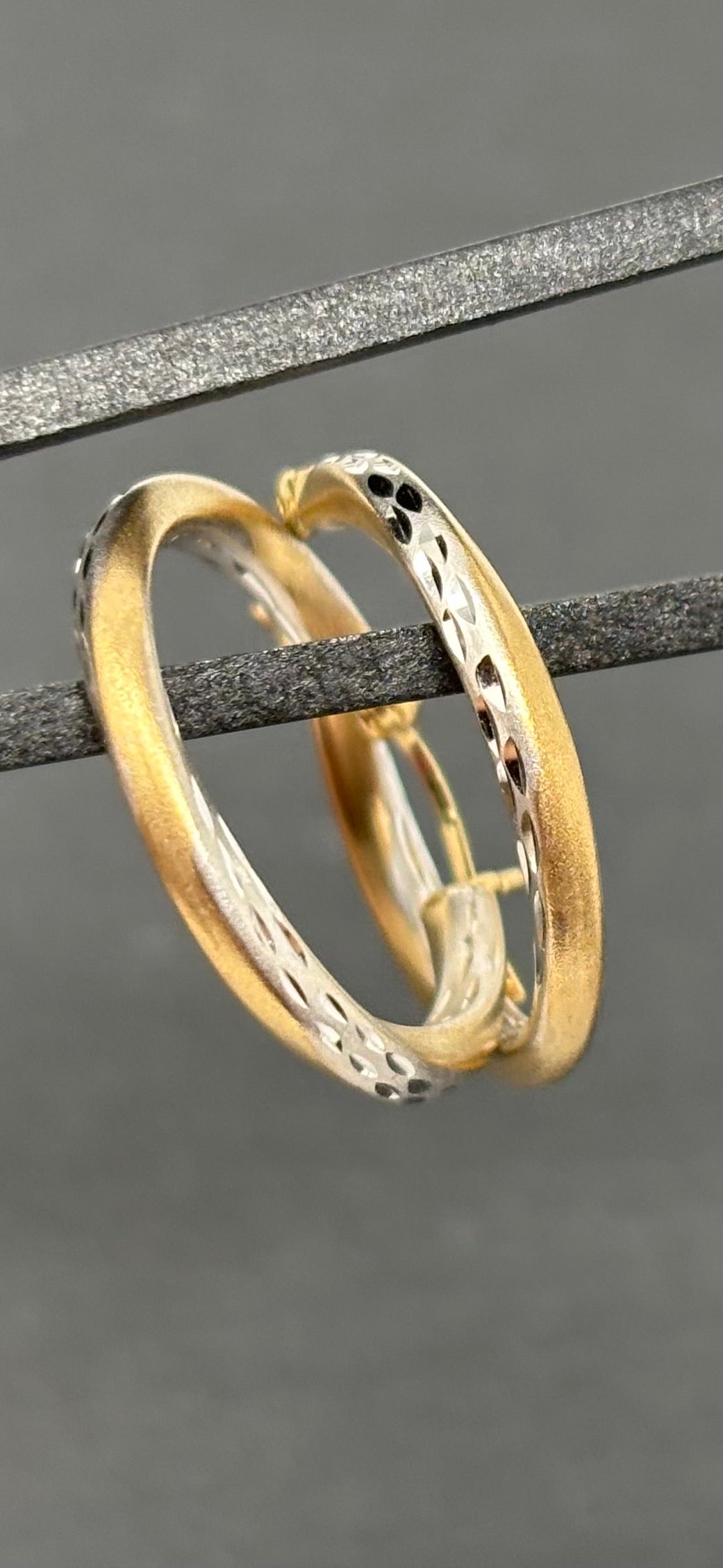 Verkauft !Ohrringe Creolen Gold Rosegold 9K/375 gezwirbelt No.116