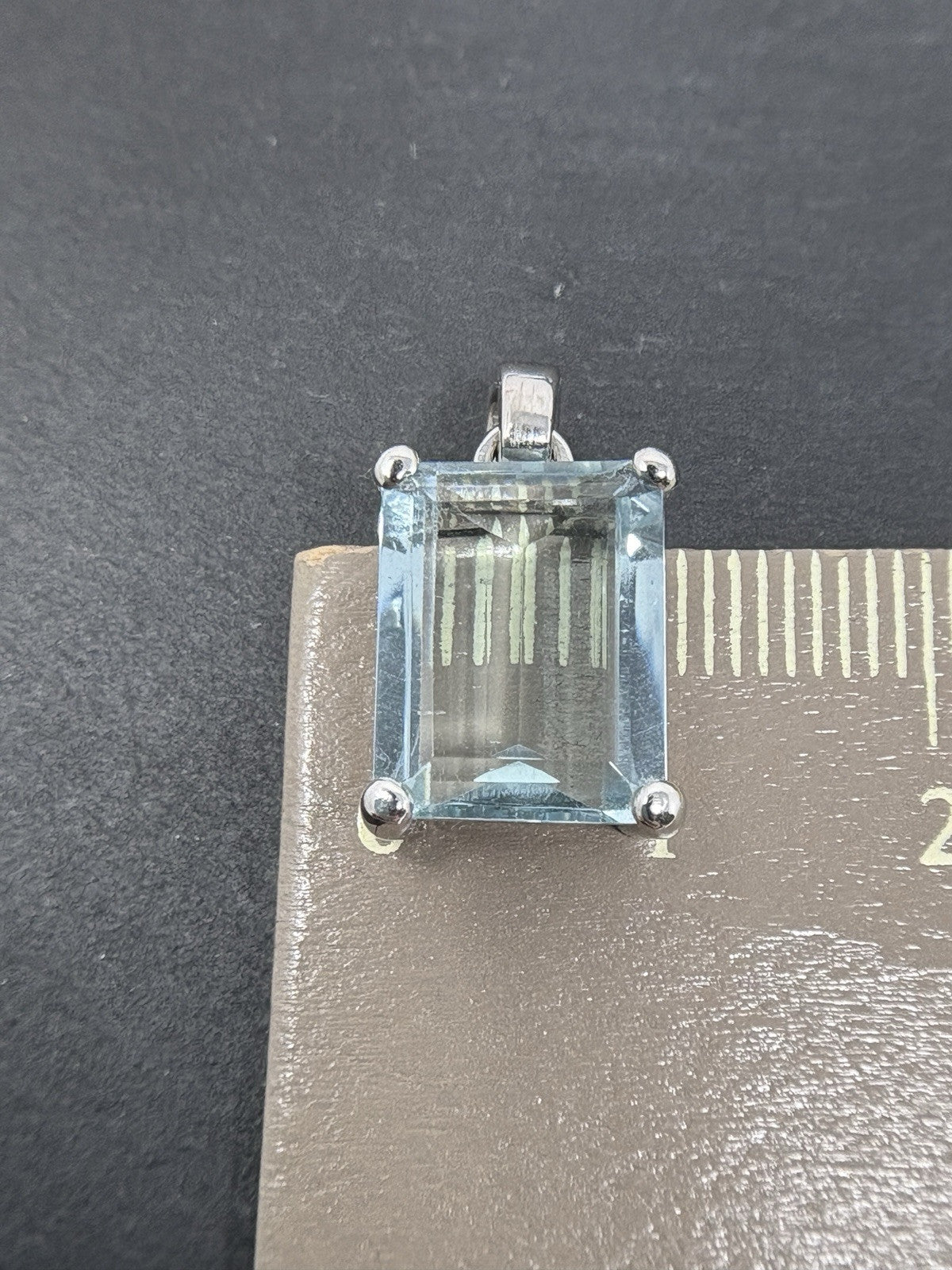 Weißgold Anhänger | Aquamarin ca. 8ct Emerald Schliff 18K/750